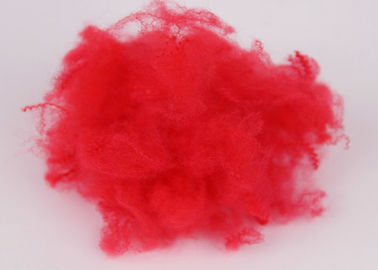 Vernici la fibra di graffetta di poliestere rigenerata tinta per il tessuto non tessuto del materasso delle coperte del tappeto